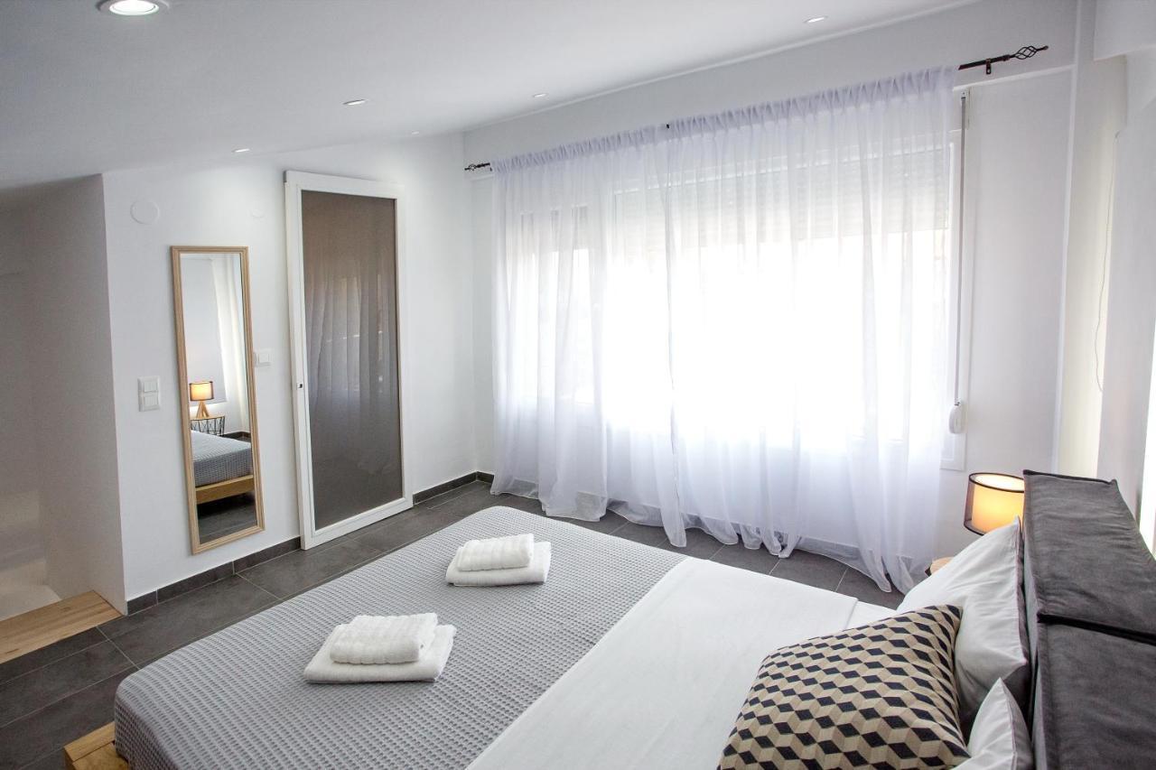 Joy C Deluxe Villa Nea Iraklitsa ภายนอก รูปภาพ